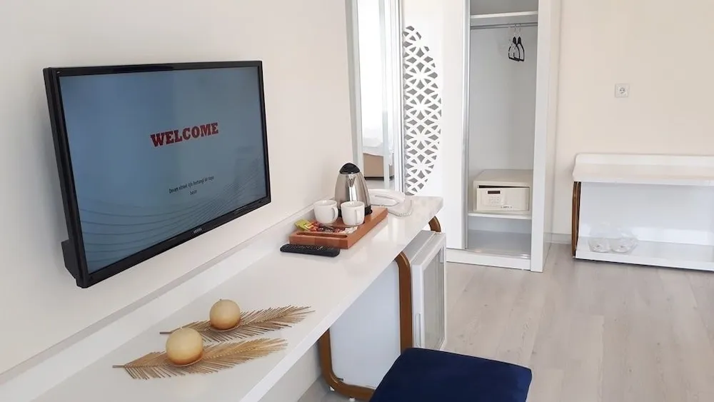 Süit, Balkon, Bahçe Manzaralı