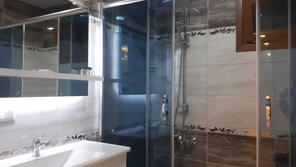 Süit, Balkon, Bahçe Manzaralı