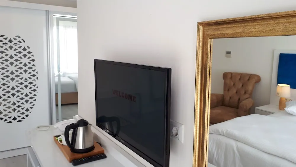 Süit, Balkon, Bahçe Manzaralı