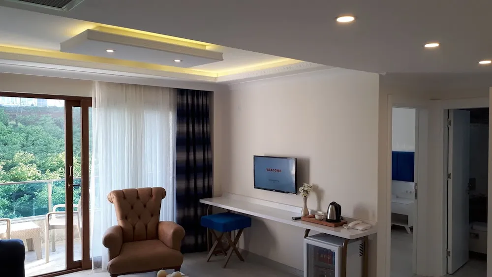 Süit, Balkon, Bahçe Manzaralı