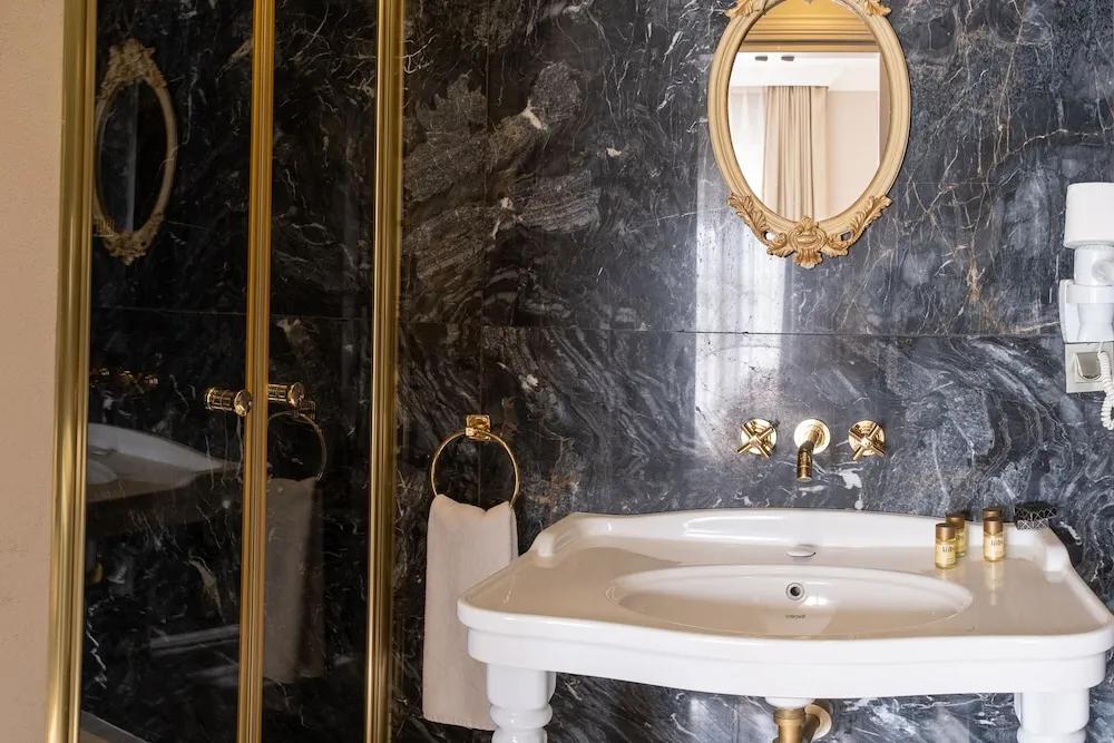 Deluxe Tek Büyük Yataklı Oda, Balkon