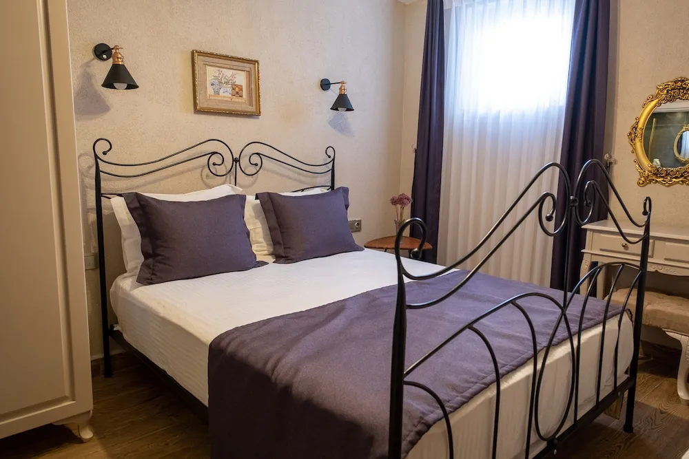 Economy Oda (Pencereli Bodrum Kat)