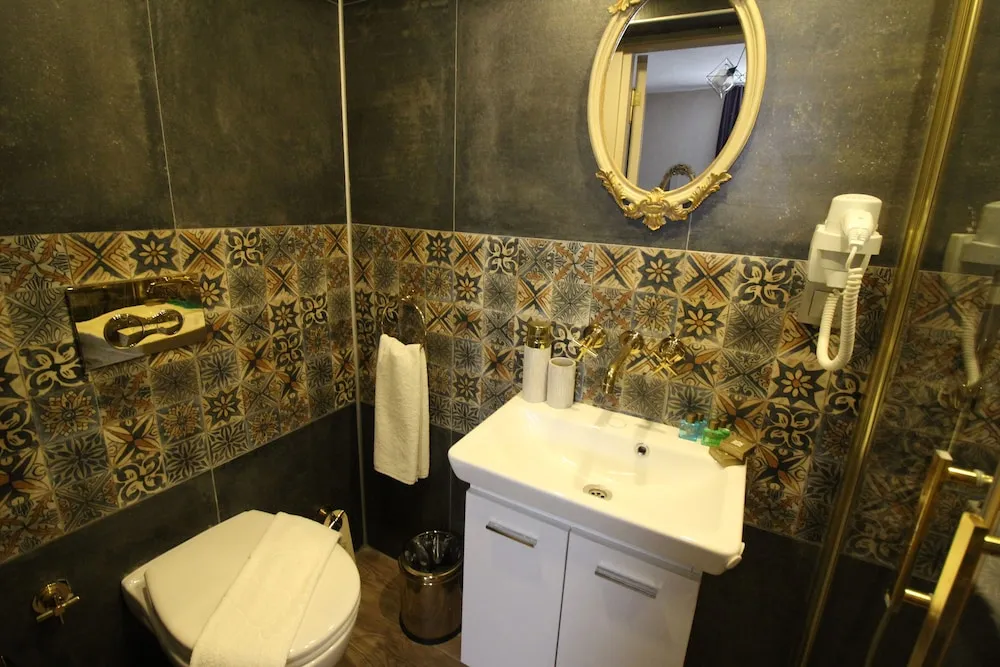 Economy Oda (Pencereli Bodrum Kat)