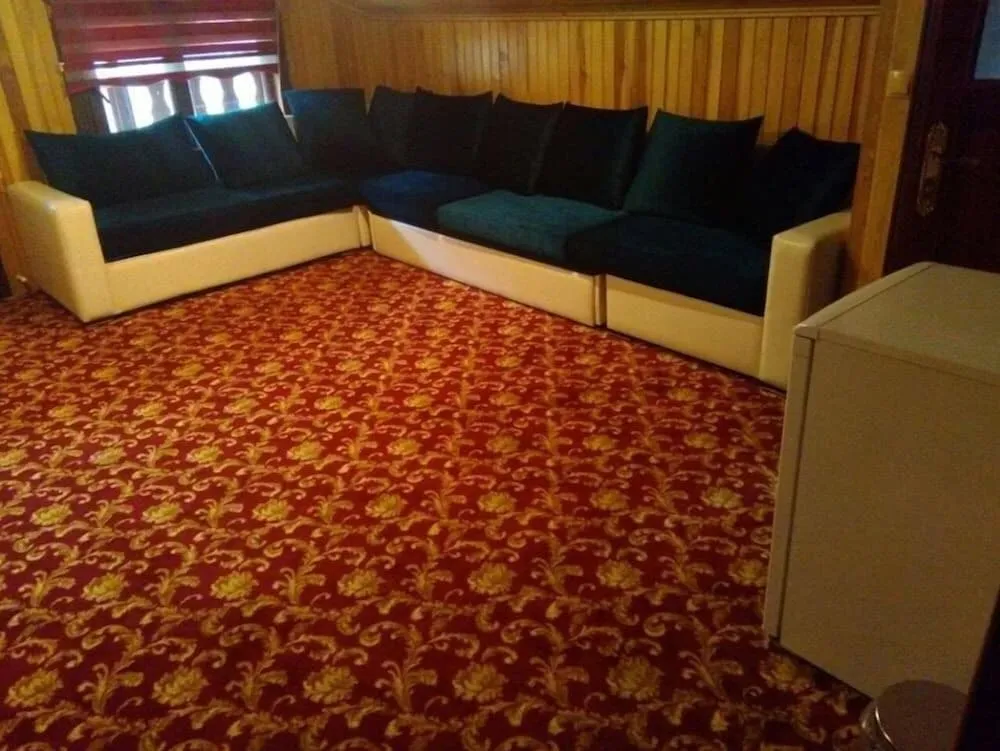 Royal Suit Rooms