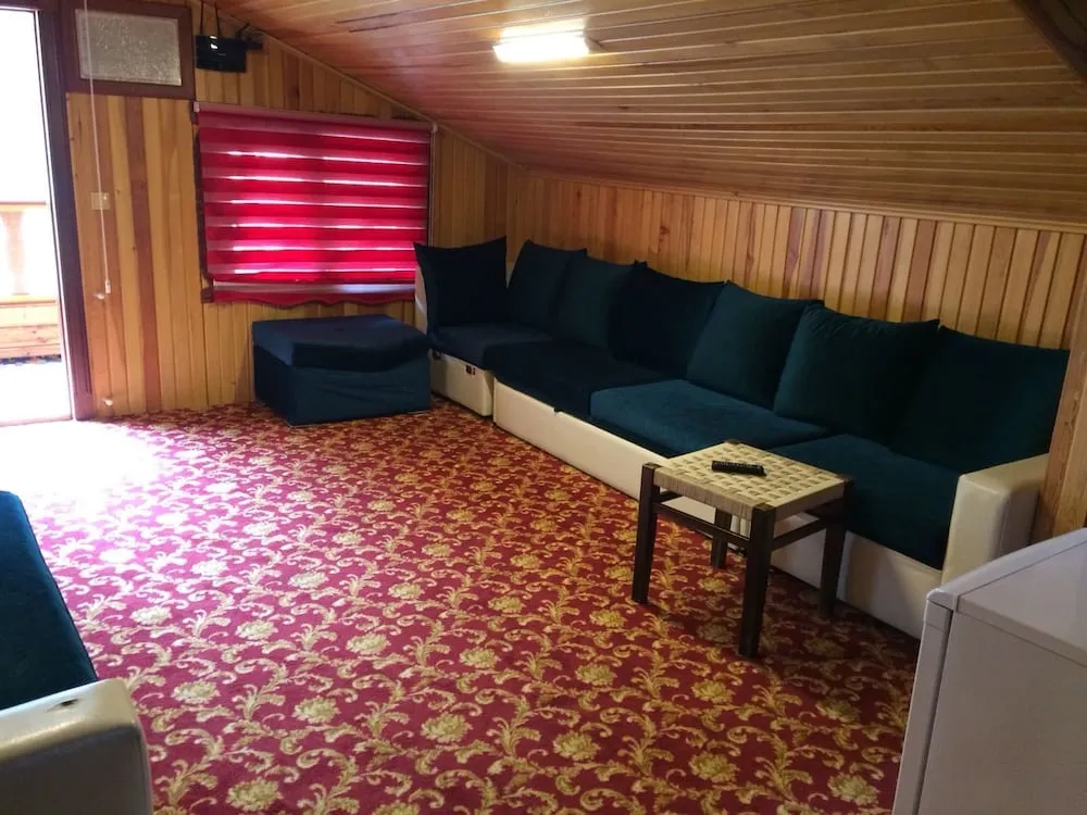 Royal Suit Rooms