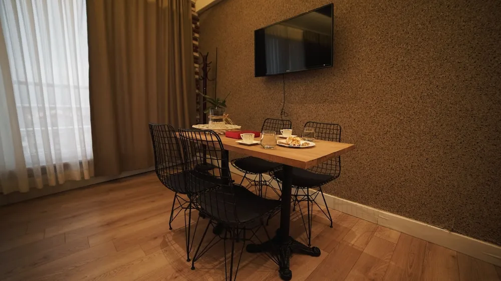 Aile Suiti, 3 Yatak Odasi, Sigara Icilebilir