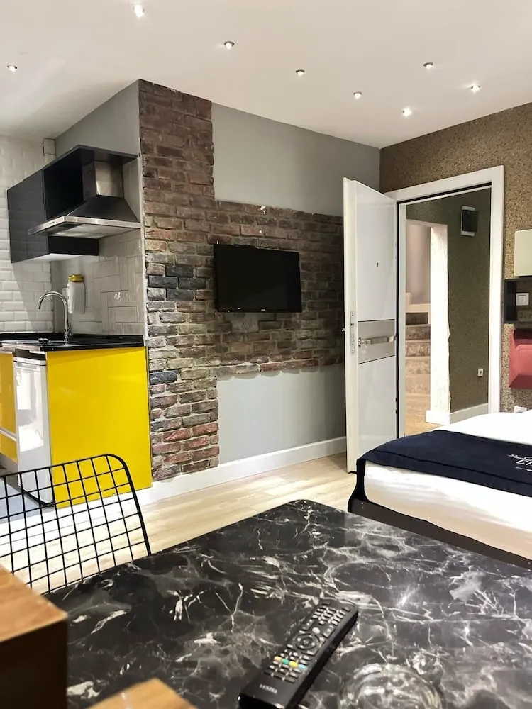 Standart Suit, Mutfak