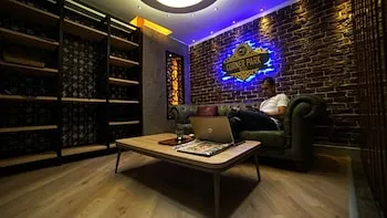 Corner Park Suites