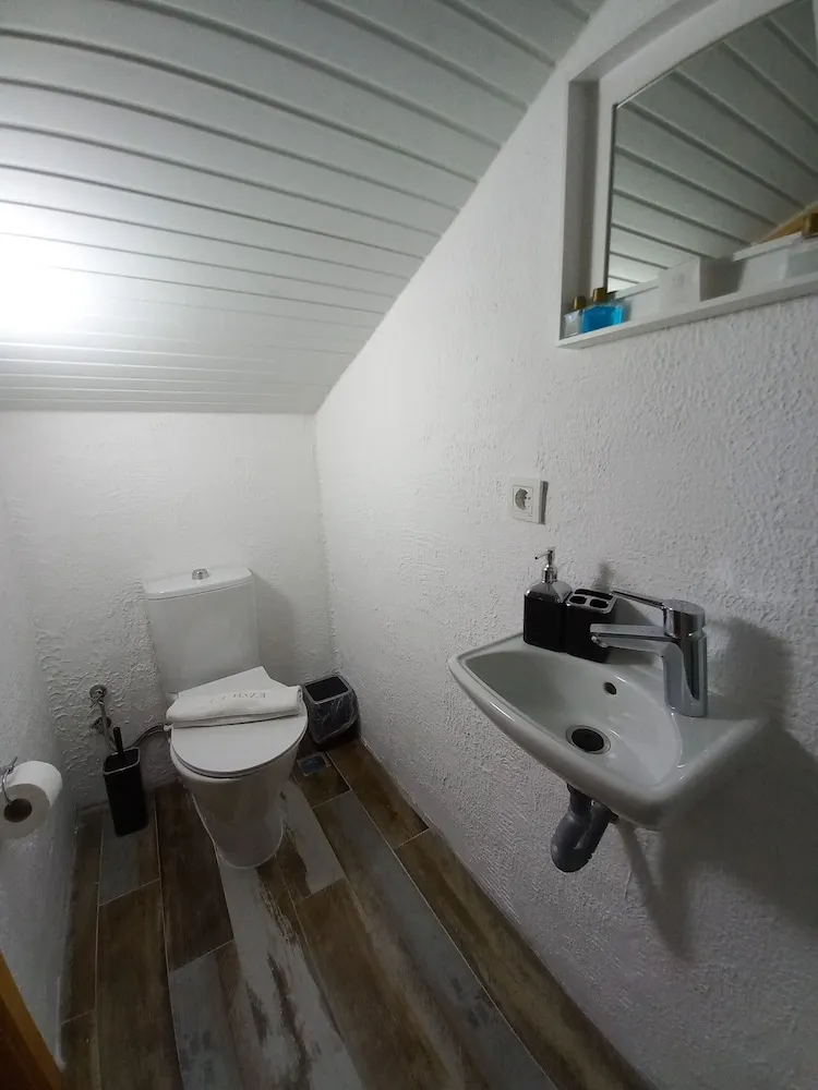 Basic Tek Büyük veya İki Ayrı Yataklı Oda