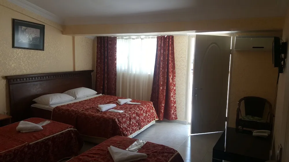 Basic Tek Büyük Yataklı Oda, 2 Tek Kişilik Yatak