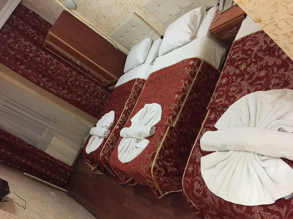 Basic Üç Kişilik Oda