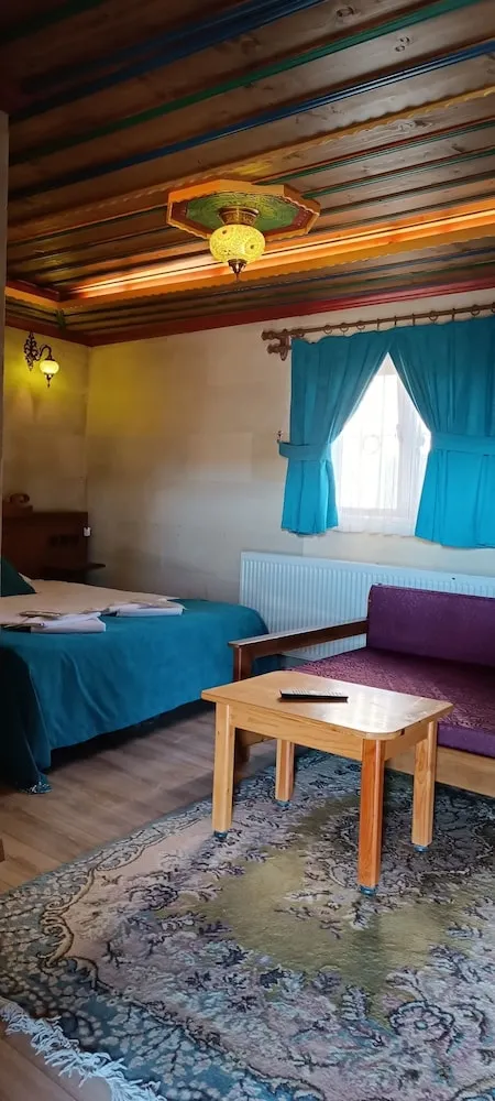 Senior Tek Büyük Yataklı Oda