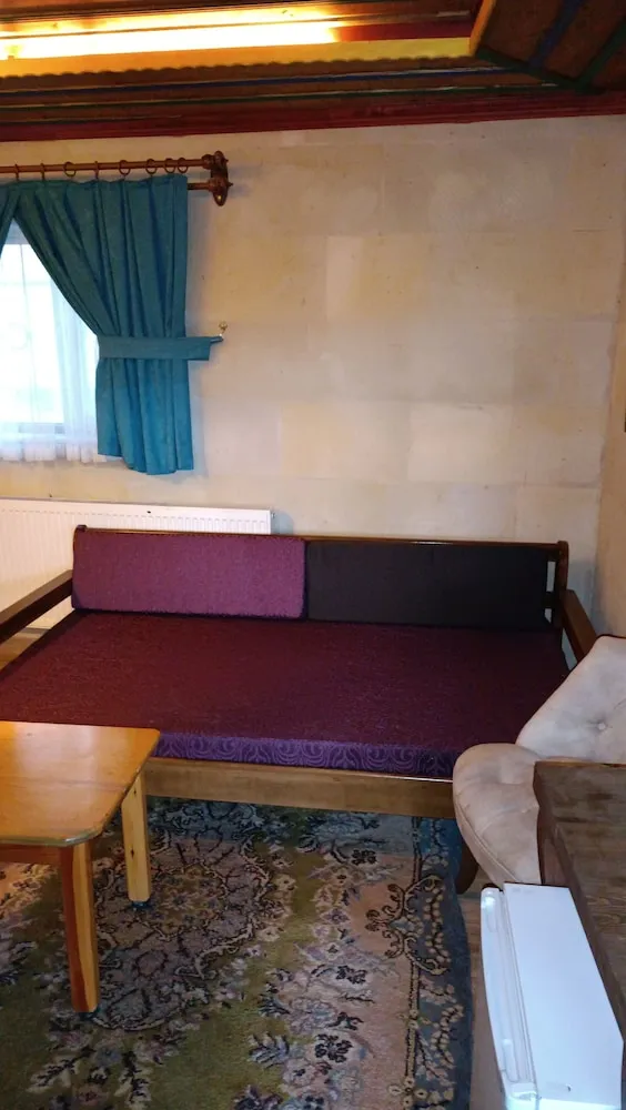 Senior Tek Büyük Yataklı Oda