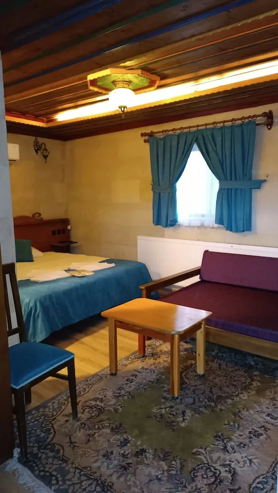 Senior Tek Büyük Yataklı Oda