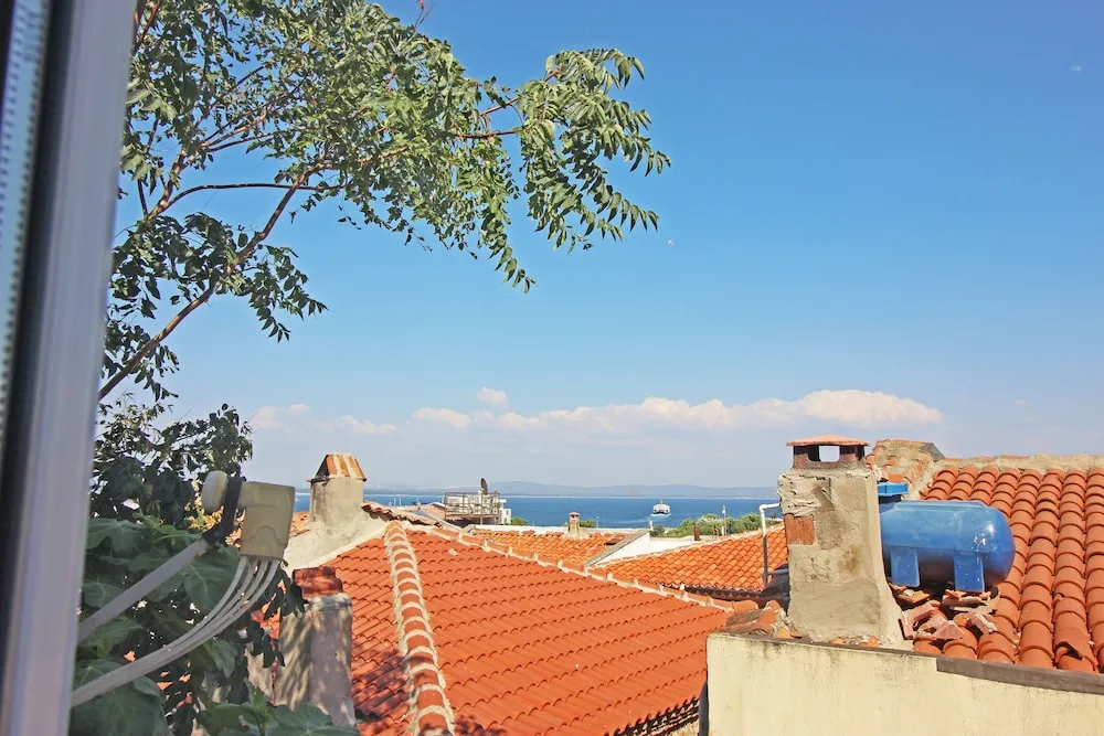 Standard Tek Büyük Yataklı Oda, Kısmi Deniz Manzaralı