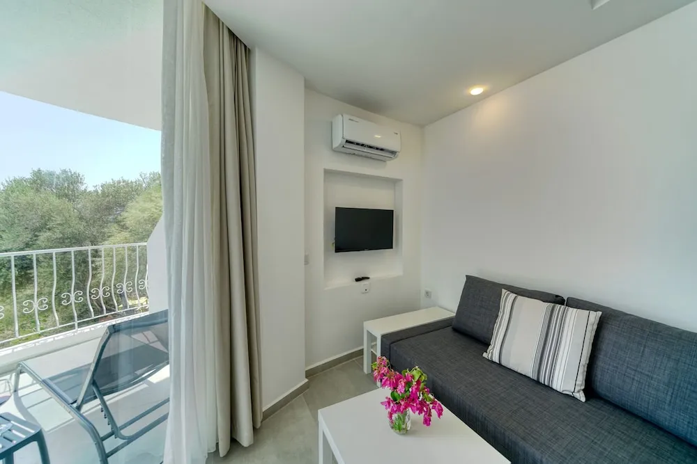 Deluxe Apart Daire, Denize Bakan