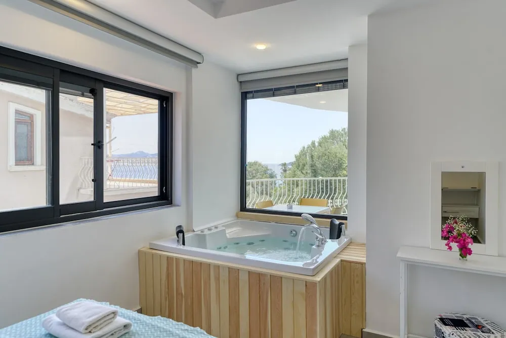Deluxe Apart Daire, Denize Bakan