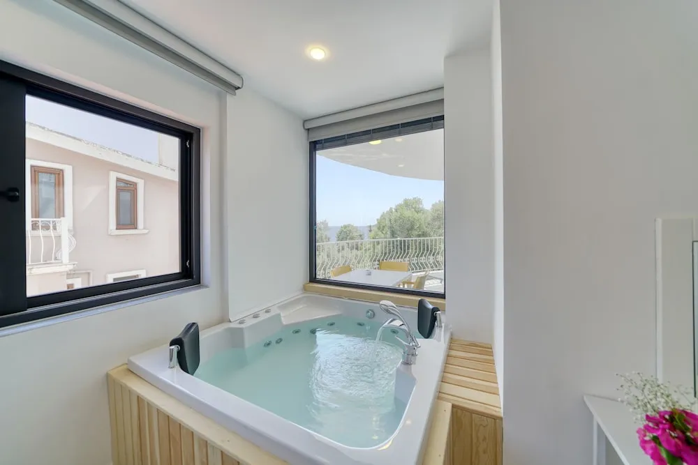 Deluxe Apart Daire, Denize Bakan