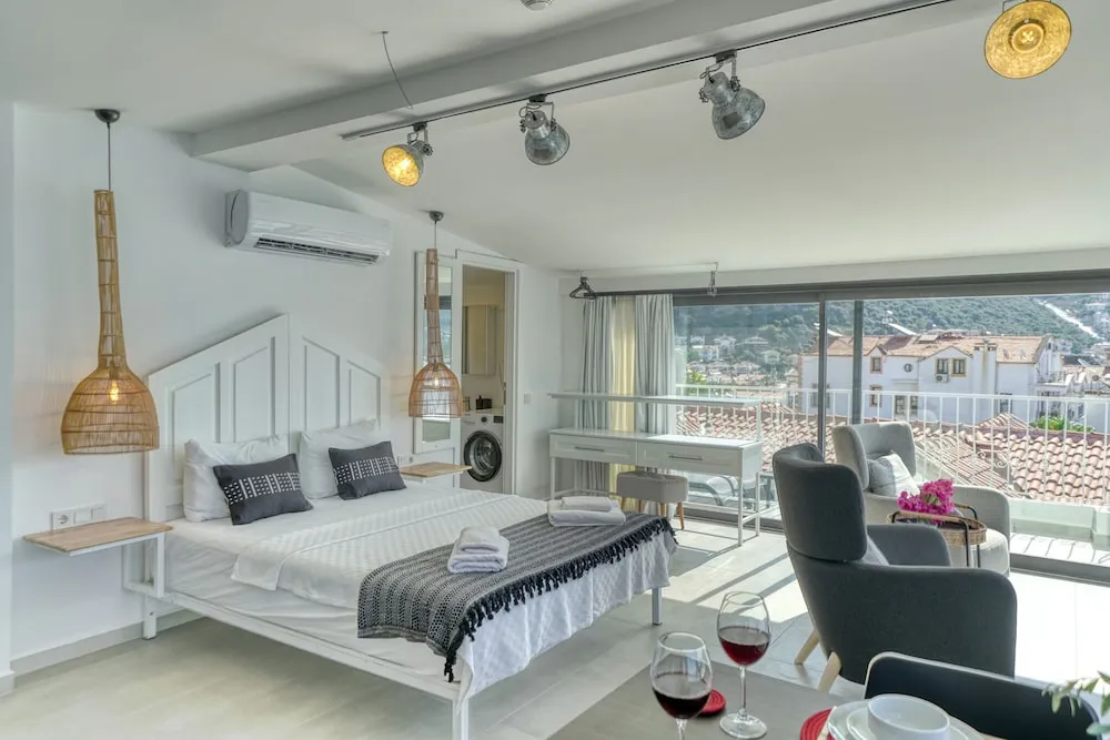 Deluxe Stüdyo, Denize Bakan