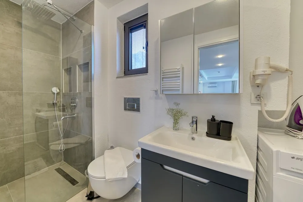 Luxury Daire, Denize Bakan