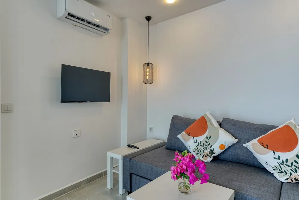 Luxury Daire, Denize Bakan