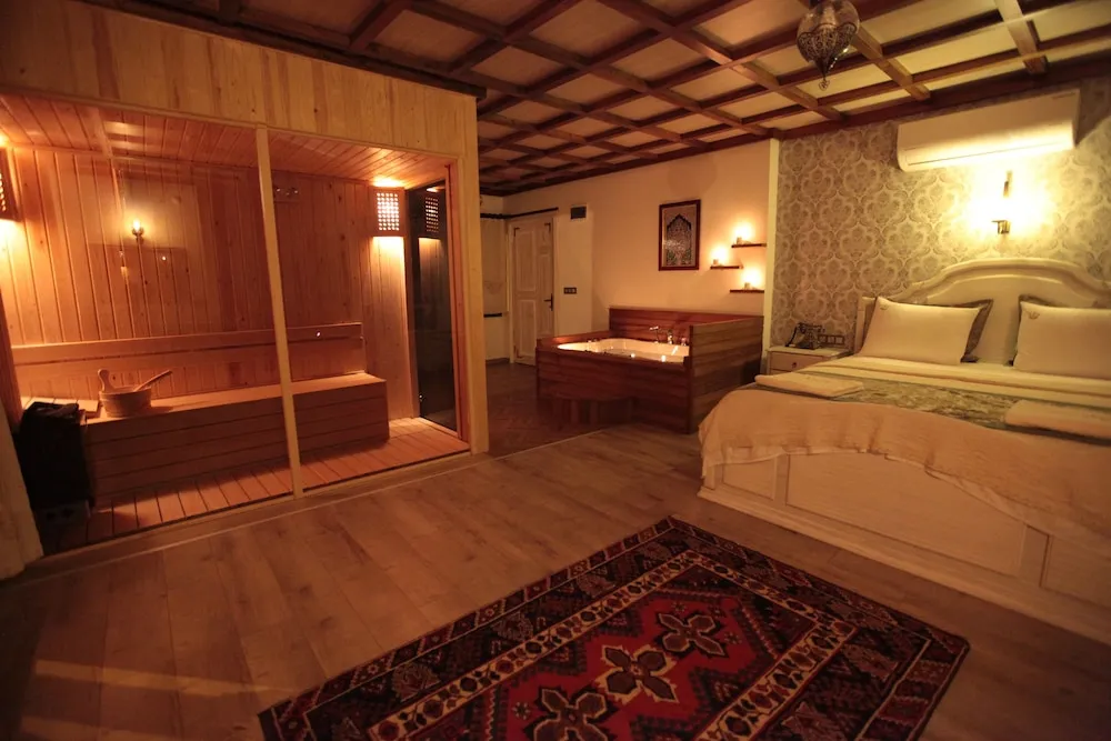 Luxury Tek Büyük Yataklı Oda, 1 En Büyük (King) Boy Yatak, Sigara İçilmez, Havuz Manzaralı