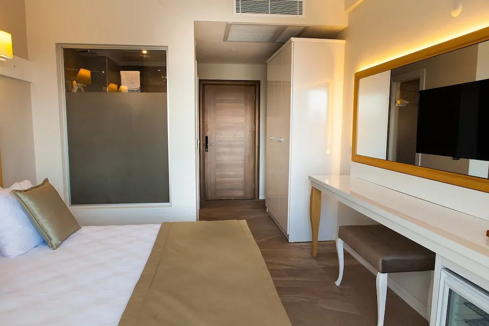 Deluxe Tek Büyük Yataklı Oda, Deniz Manzaralı