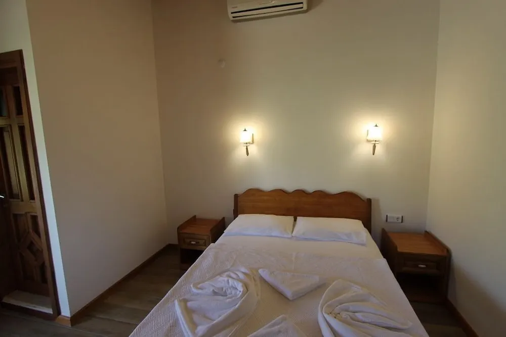 Standard Tek Büyük Yataklı Oda, 1 Çift Kişilik Yatak, Bahçe Manzaralı