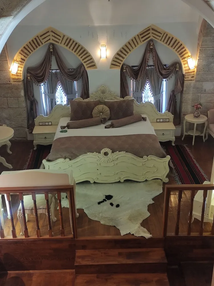 Grand Oda, Sigara İçilmez