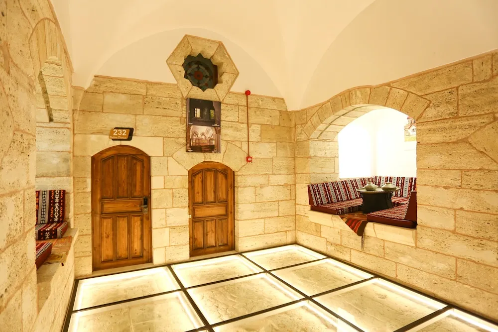 Grand Oda, Sigara İçilmez
