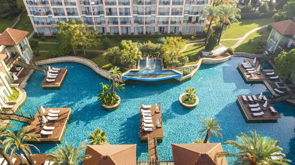 Lake Deluxe Villa