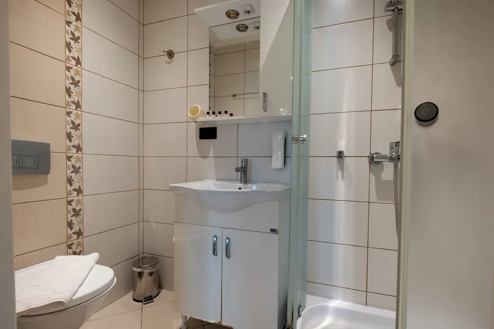 Standard Tek Büyük veya İki Ayrı Yataklı Oda