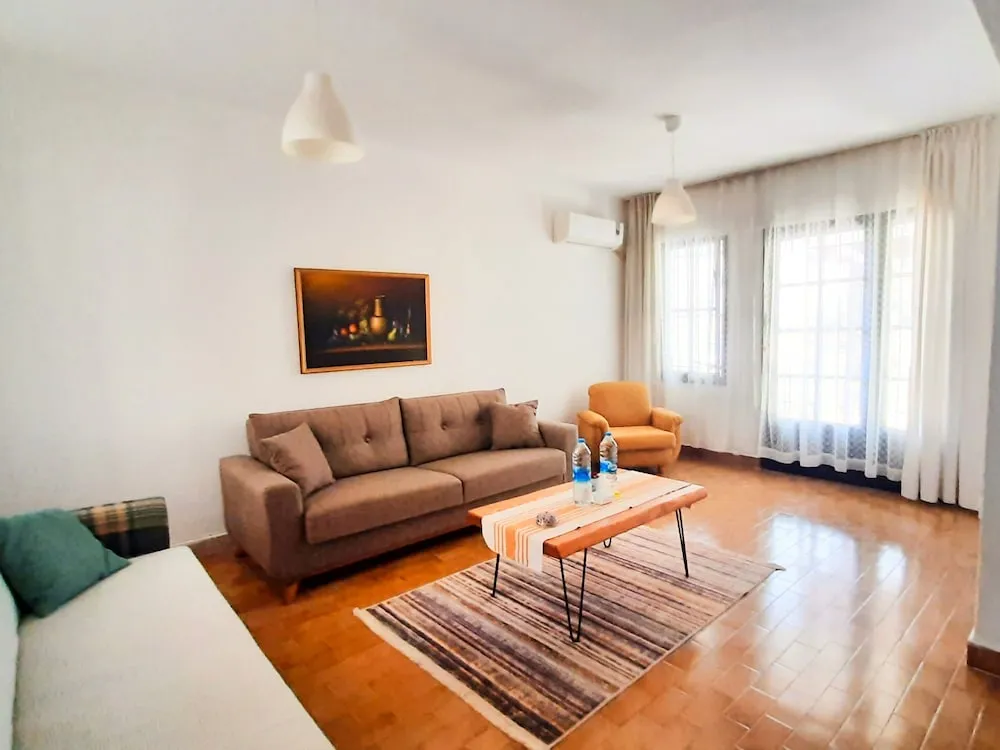Daire, 2 Yatak Odası, Deniz Manzaralı, Bahçeli (5 No)