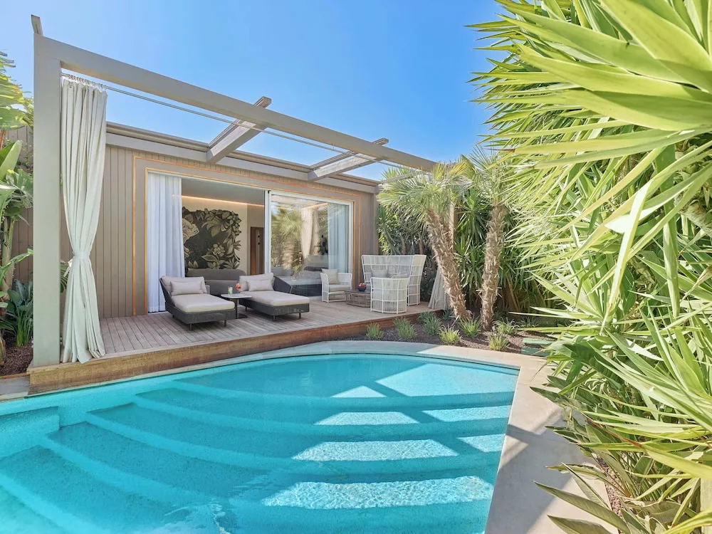 Laguna Private Grand Suite Swim Up Terrace