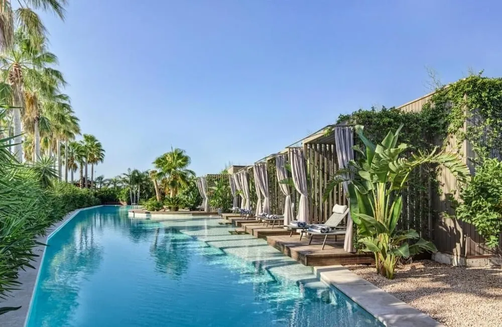 Laguna Private Grand Suite Swim Up Terrace