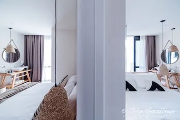 Cumeja - Beach Club & Hotel
