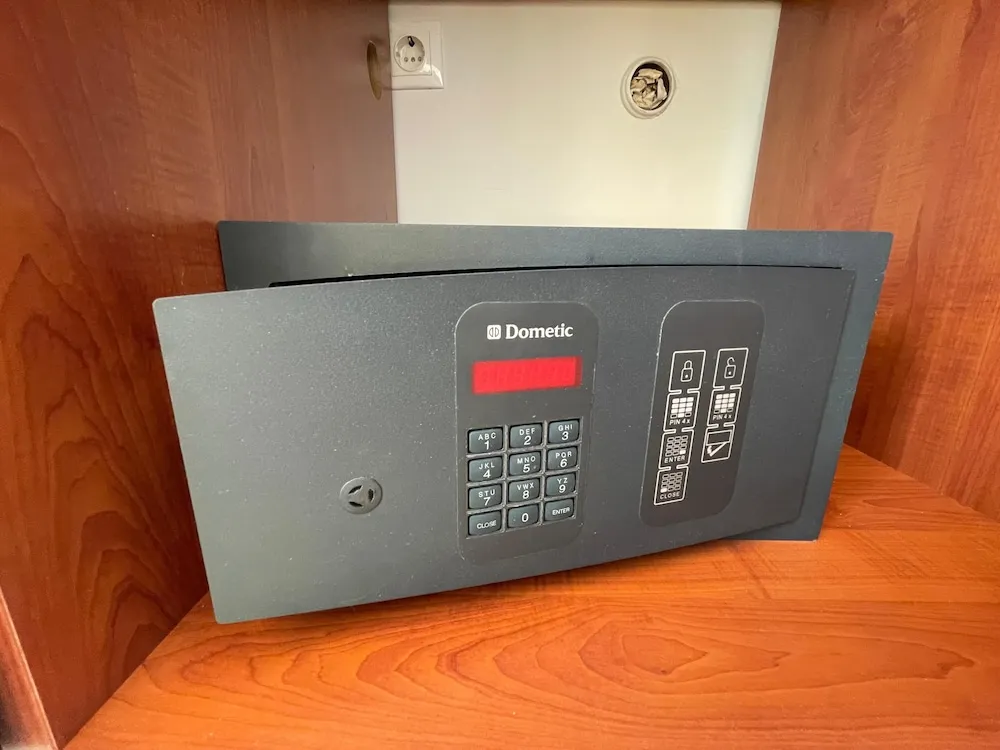 Deluxe Tek Büyük Yataklı Oda, 1 Çift Kişilik Yatak, Deniz Manzaralı