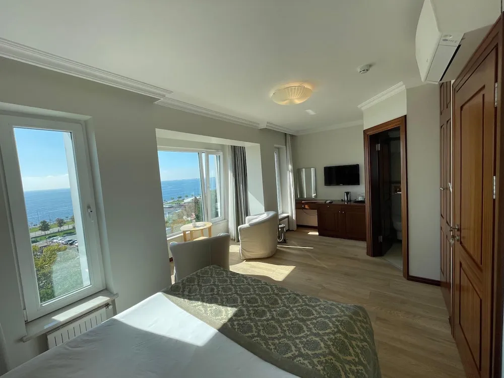 Deluxe Tek Büyük Yataklı Oda, 1 Çift Kişilik Yatak, Deniz Manzaralı
