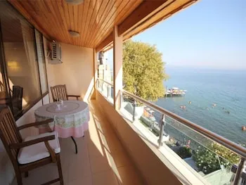 Ucem Hotel