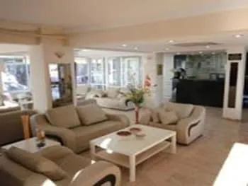 Ucem Hotel