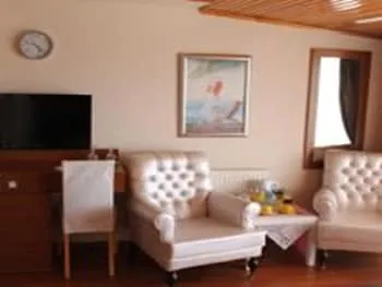 Ucem Hotel