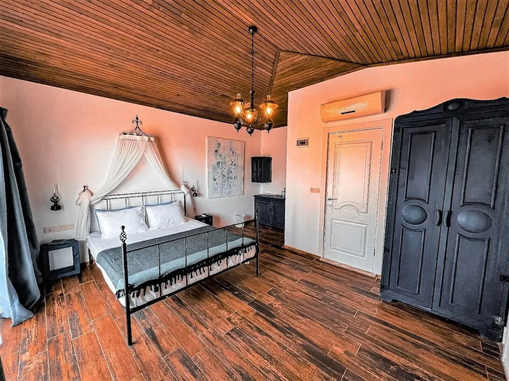 Signature Tek Büyük Yataklı Oda, Balkon, Deniz Manzaralı