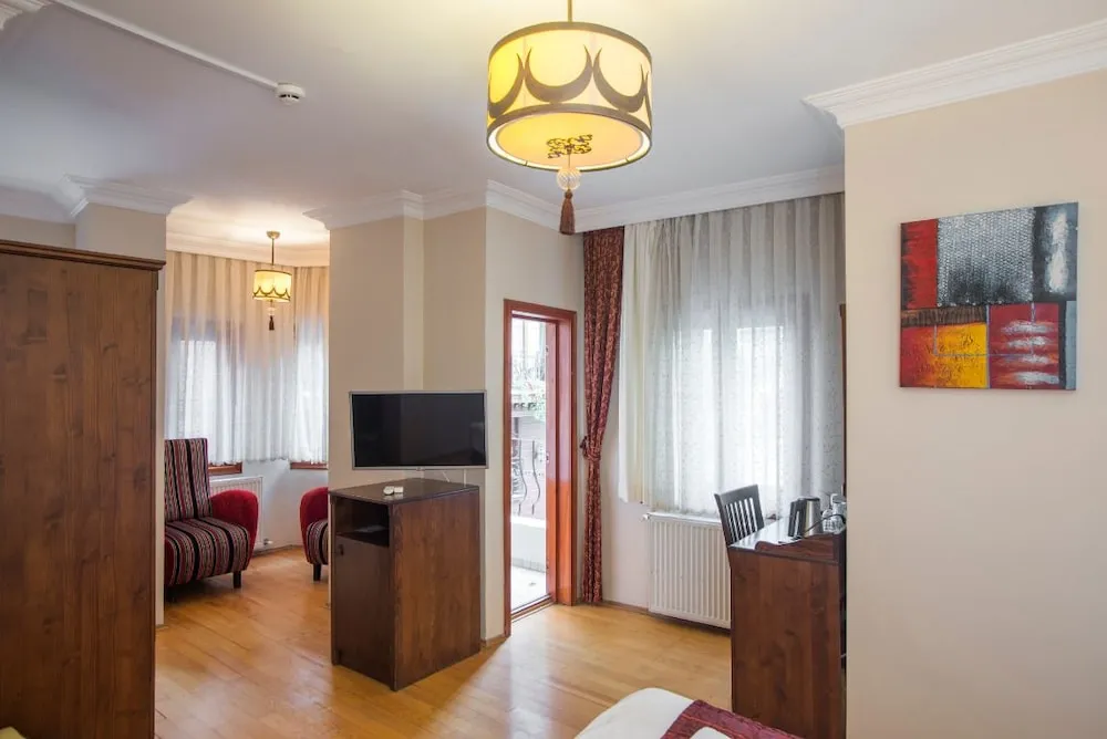 Deluxe Double or Twin Room, Balcony