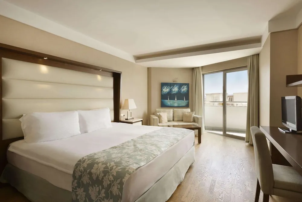 Deluxe Room, Kısmi Deniz Manzaralı