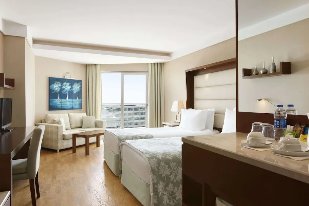 Deluxe Room, Kısmi Deniz Manzaralı