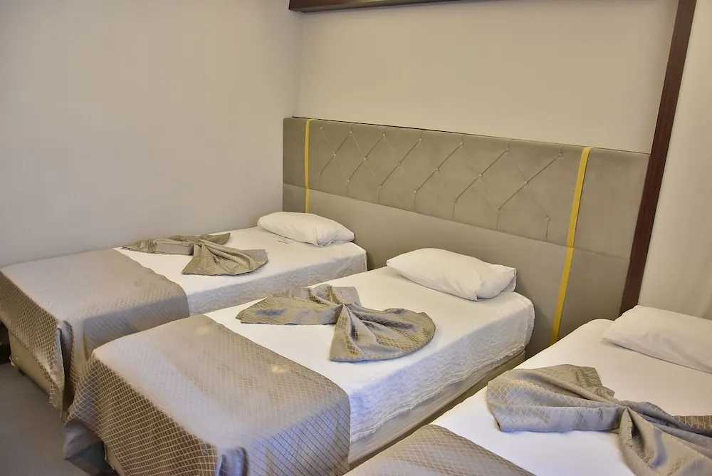 Standard Üç Kişilik Oda