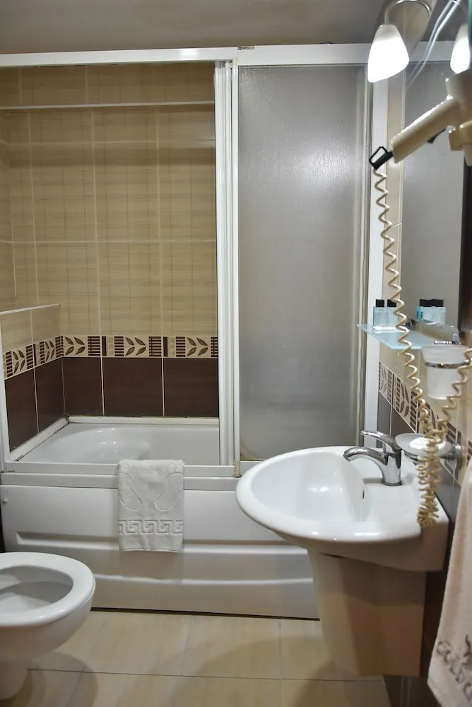 Standard Tek Büyük veya İki Ayrı Yataklı Oda