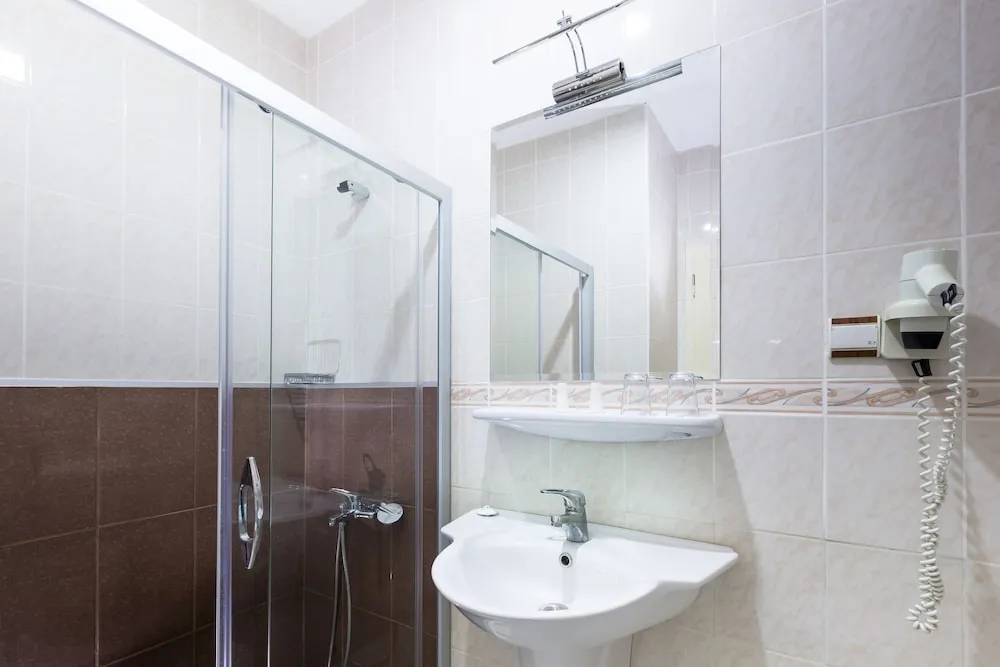 Standard Üç Kişilik Oda, Deniz Manzaralı