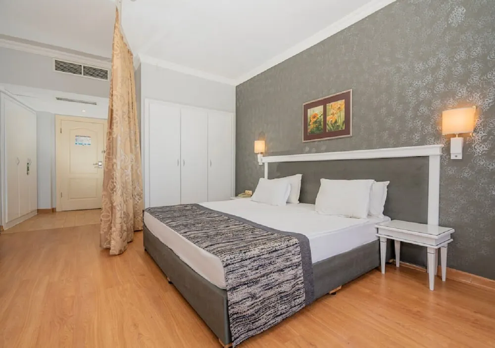 Large Single Room