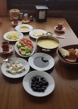 Yedigoller Hotel & Restaurant